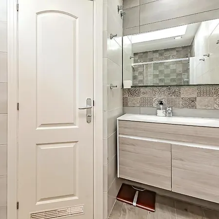 Dom wakacyjny New Townhouse In El Duque Joyas