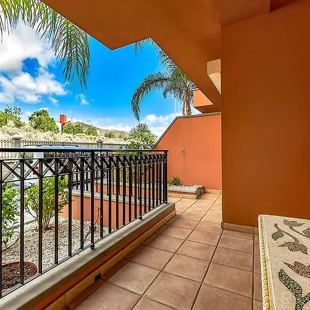 New Townhouse In El Duque Joyas