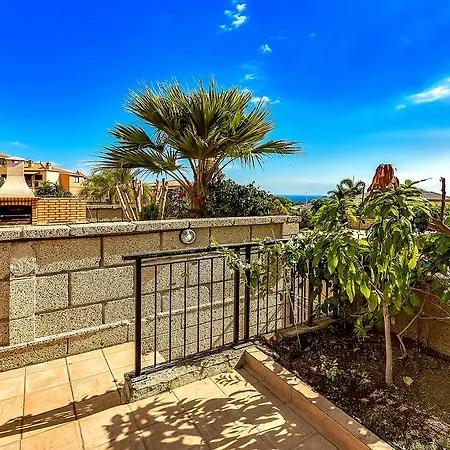 New Townhouse In El Duque Joyas Дом отдыха Адехе