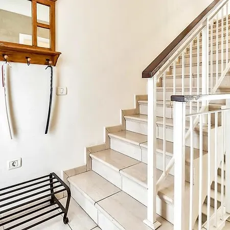 Dom wakacyjny New Townhouse In El Duque Joyas
