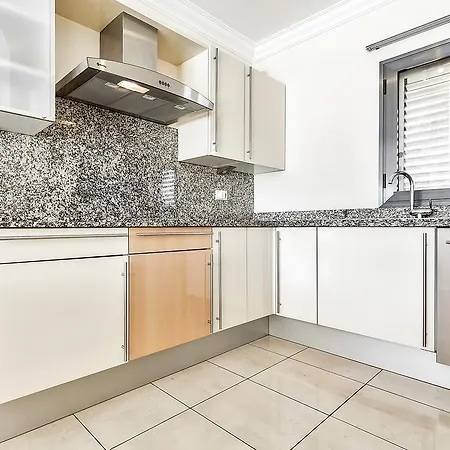 New Townhouse In El Duque Joyas * Адехе