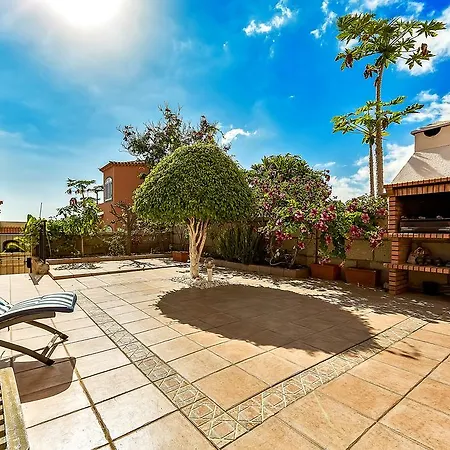 New Townhouse In El Duque Joyas