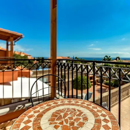 New Townhouse In El Duque Joyas أذيخي
