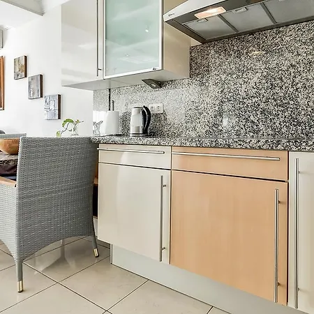 New Townhouse In El Duque Joyas *