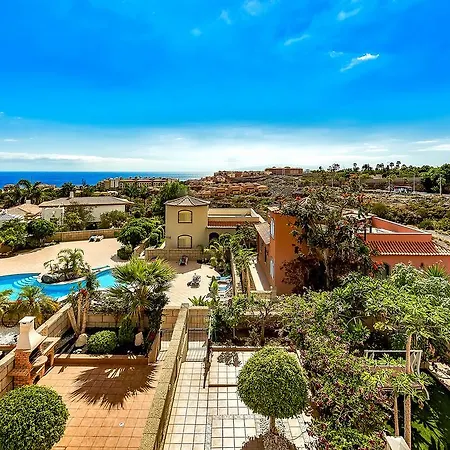 New Townhouse In El Duque Joyas أذيخي