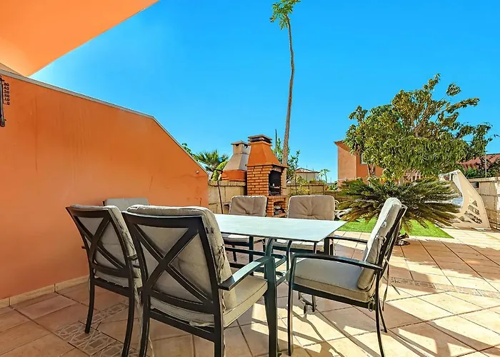 New Townhouse In El Duque Joyas Casa vacanze