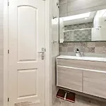 Semesterbostad New Townhouse In El Duque Joyas