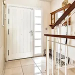 New Townhouse In El Duque Joyas