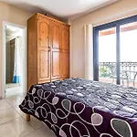 New Townhouse In El Duque Joyas Semesterbostad *
