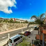 New Townhouse In El Duque Joyas Semesterbostad *