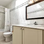 New Townhouse In El Duque Joyas