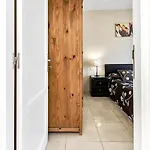 New Townhouse In El Duque Joyas Semesterbostad *