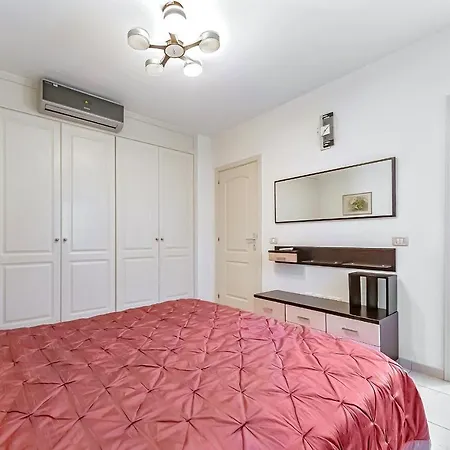 Semesterbostad New Townhouse In El Duque Joyas *