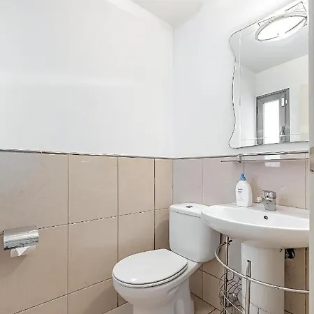 New Townhouse In El Duque Joyas *