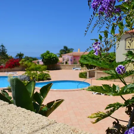 New Townhouse In El Duque Joyas