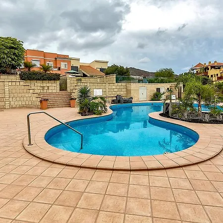 New Townhouse In El Duque Joyas *