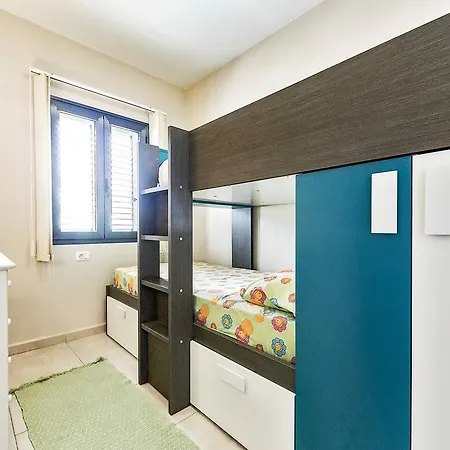 New Townhouse In El Duque Joyas *