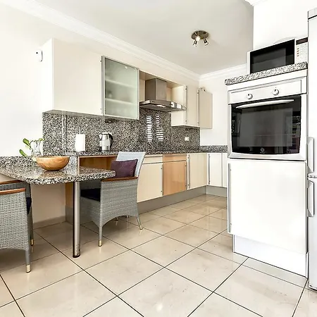 New Townhouse In El Duque Joyas 아데제