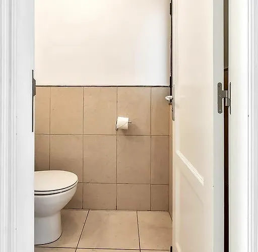 New Townhouse In El Duque Joyas