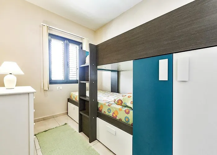 New Townhouse In El Duque Joyas *