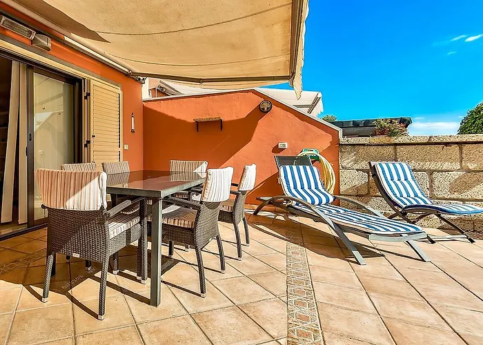 New Townhouse In El Duque Joyas Holiday home *