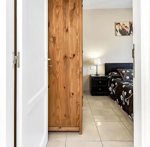 New Townhouse In El Duque Joyas Holiday home *