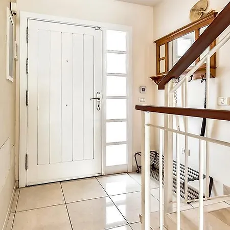 New Townhouse In El Duque Joyas