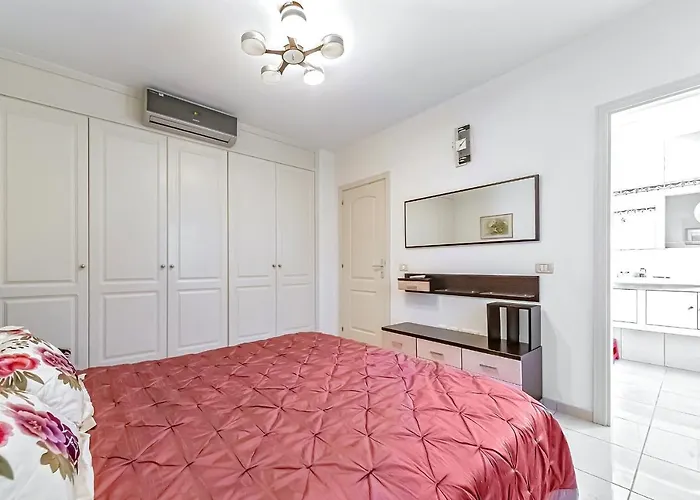 Будинок відпочинку New Townhouse In El Duque Joyas *