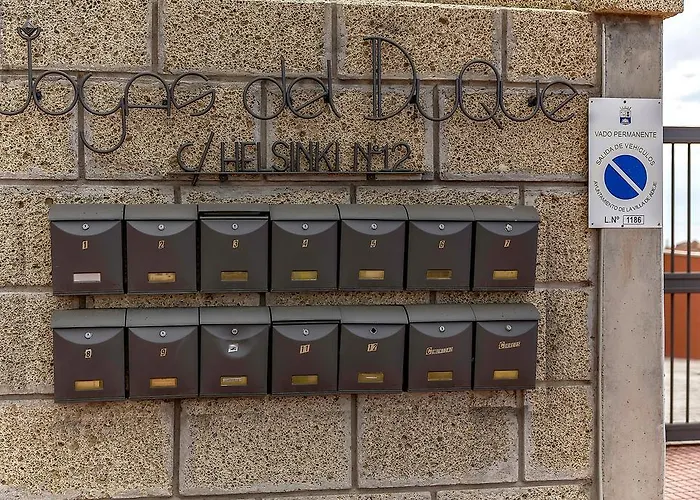 Будинок відпочинку New Townhouse In El Duque Joyas