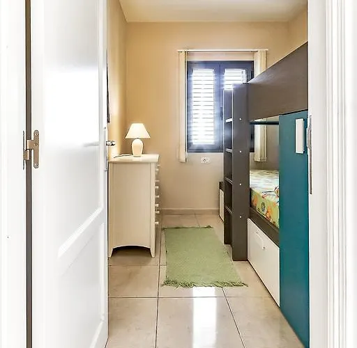 Будинок відпочинку New Townhouse In El Duque Joyas *