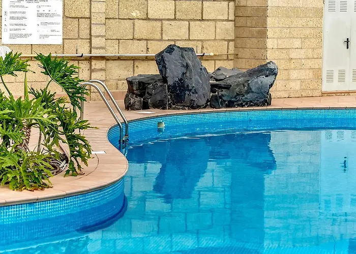 New Townhouse In El Duque Joyas *