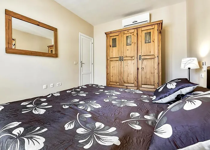 New Townhouse In El Duque Joyas Адехе